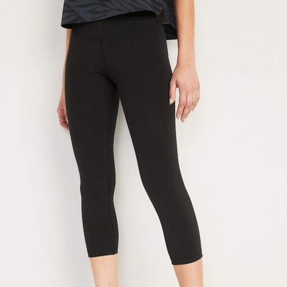 Old Navy Pants - NWT- Old Navy - S. High Rise Crop Leggings